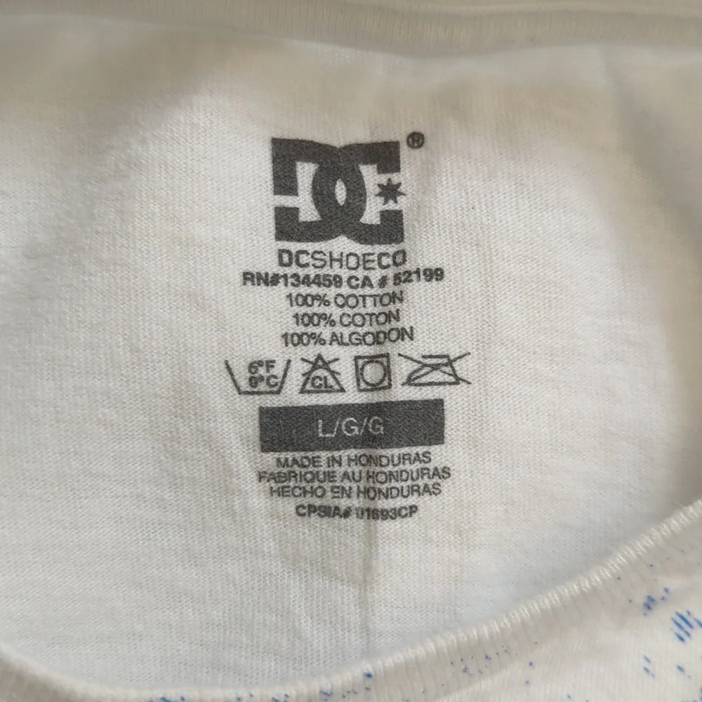 LIKE NEW DC Shoes Boys White Black Colorblock Long Sleeve Crewneck Tee Large